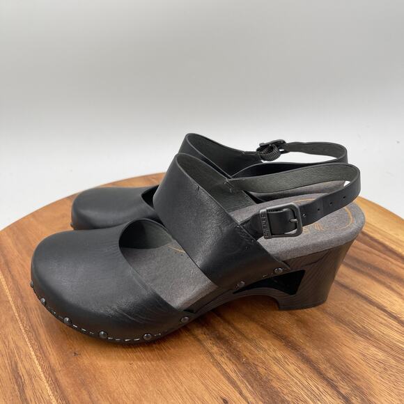 Dansko Thea Sandals Womens Size 7.5 / 38 Black Leather Casual Studded Slingback - Picture 3 of 9